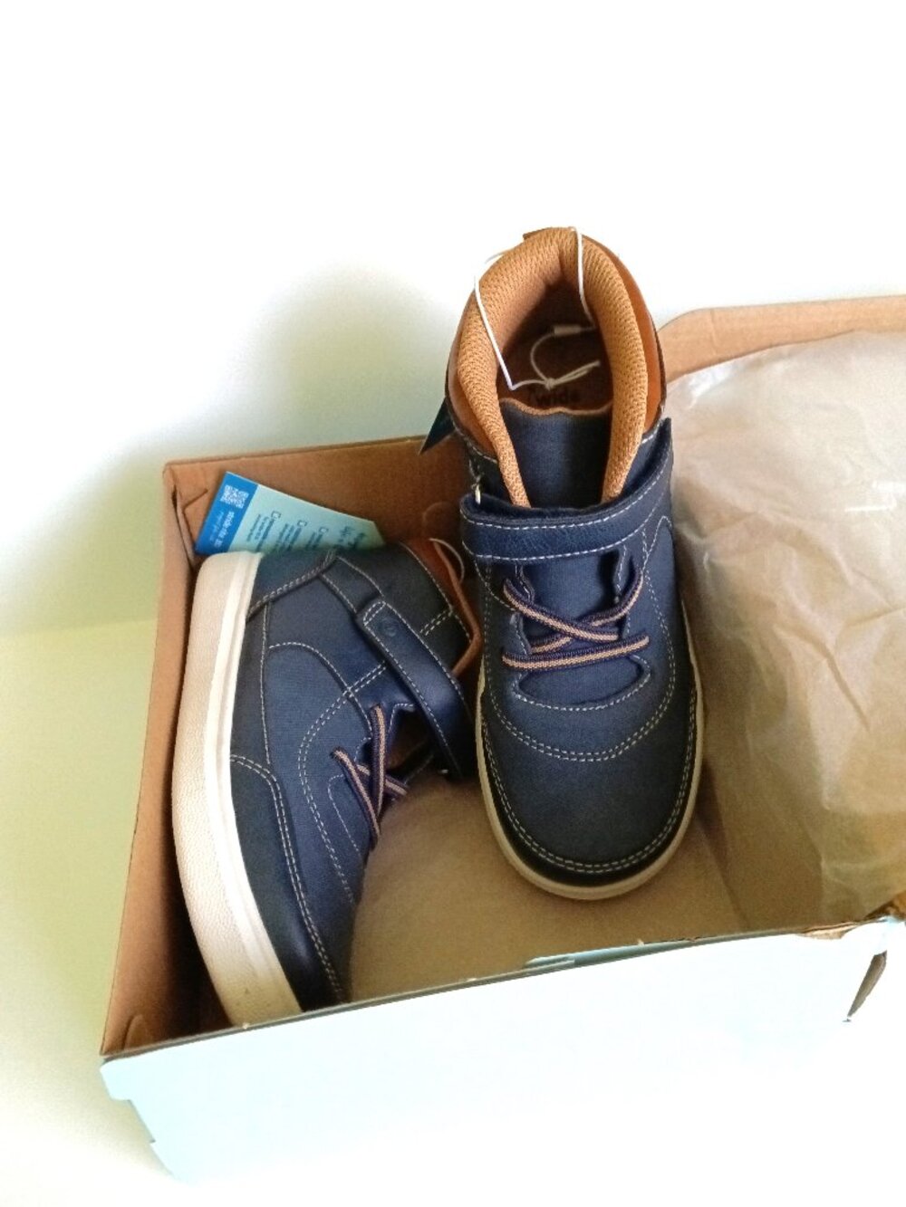 NEW Stride Rite 360 Shoes for Boy - Size 13 M